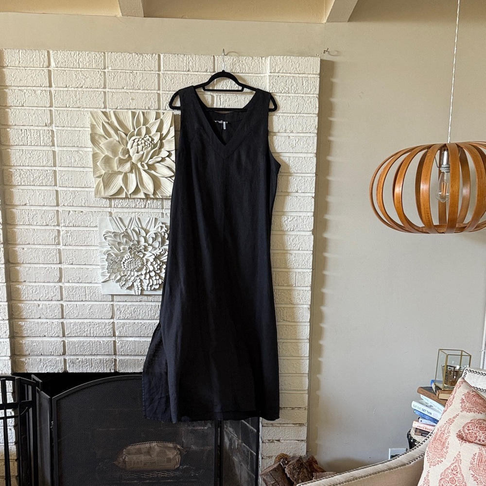 Elegant Black Sleeveless Dress